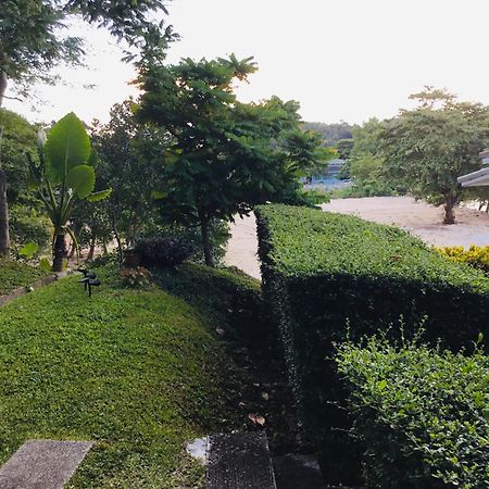 Koh Sirey Beachfront Pool Villa Пхукет Екстер'єр фото