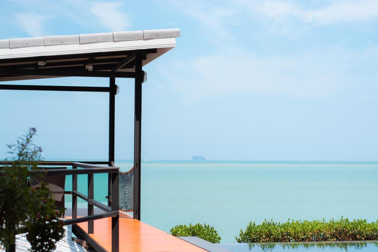 Koh Sirey Beachfront Pool Villa Пхукет Екстер'єр фото