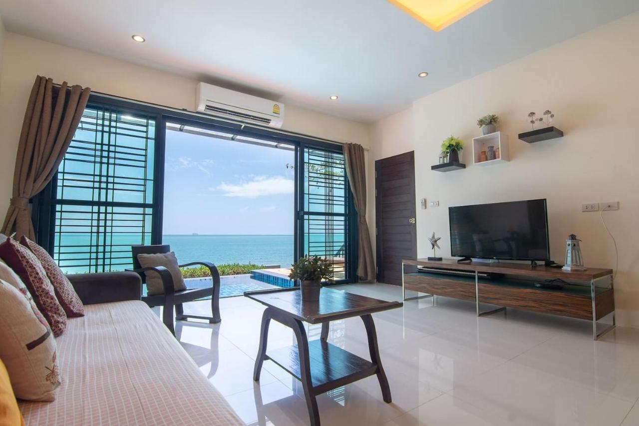 Koh Sirey Beachfront Pool Villa Пхукет Екстер'єр фото