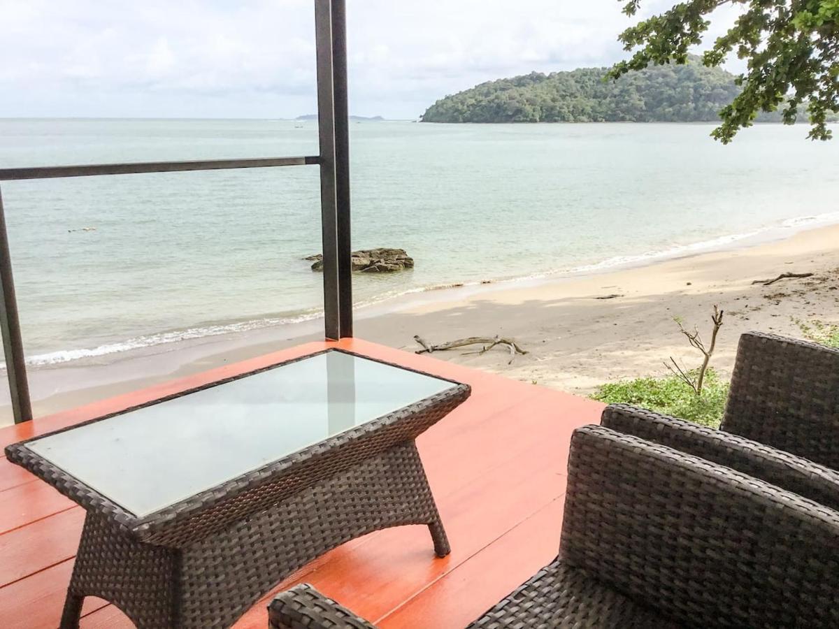 Koh Sirey Beachfront Pool Villa Пхукет Екстер'єр фото