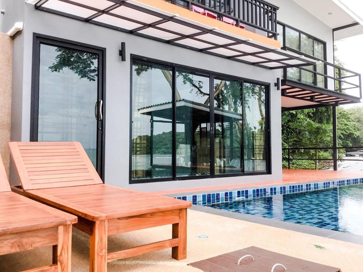 Koh Sirey Beachfront Pool Villa Пхукет Екстер'єр фото