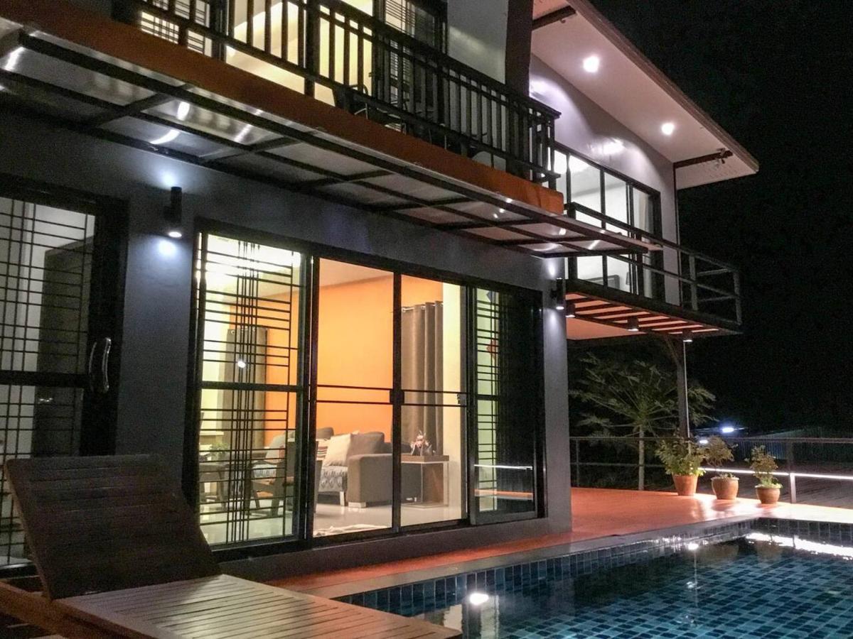 Koh Sirey Beachfront Pool Villa Пхукет Екстер'єр фото