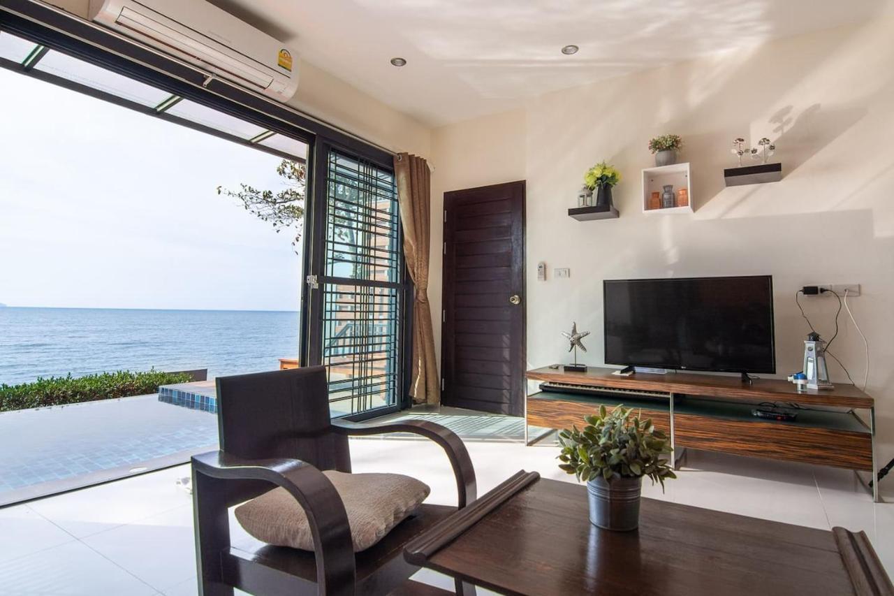 Koh Sirey Beachfront Pool Villa Пхукет Екстер'єр фото