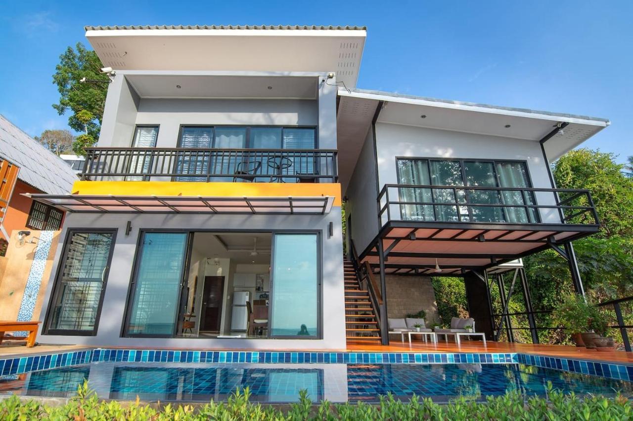 Koh Sirey Beachfront Pool Villa Пхукет Екстер'єр фото
